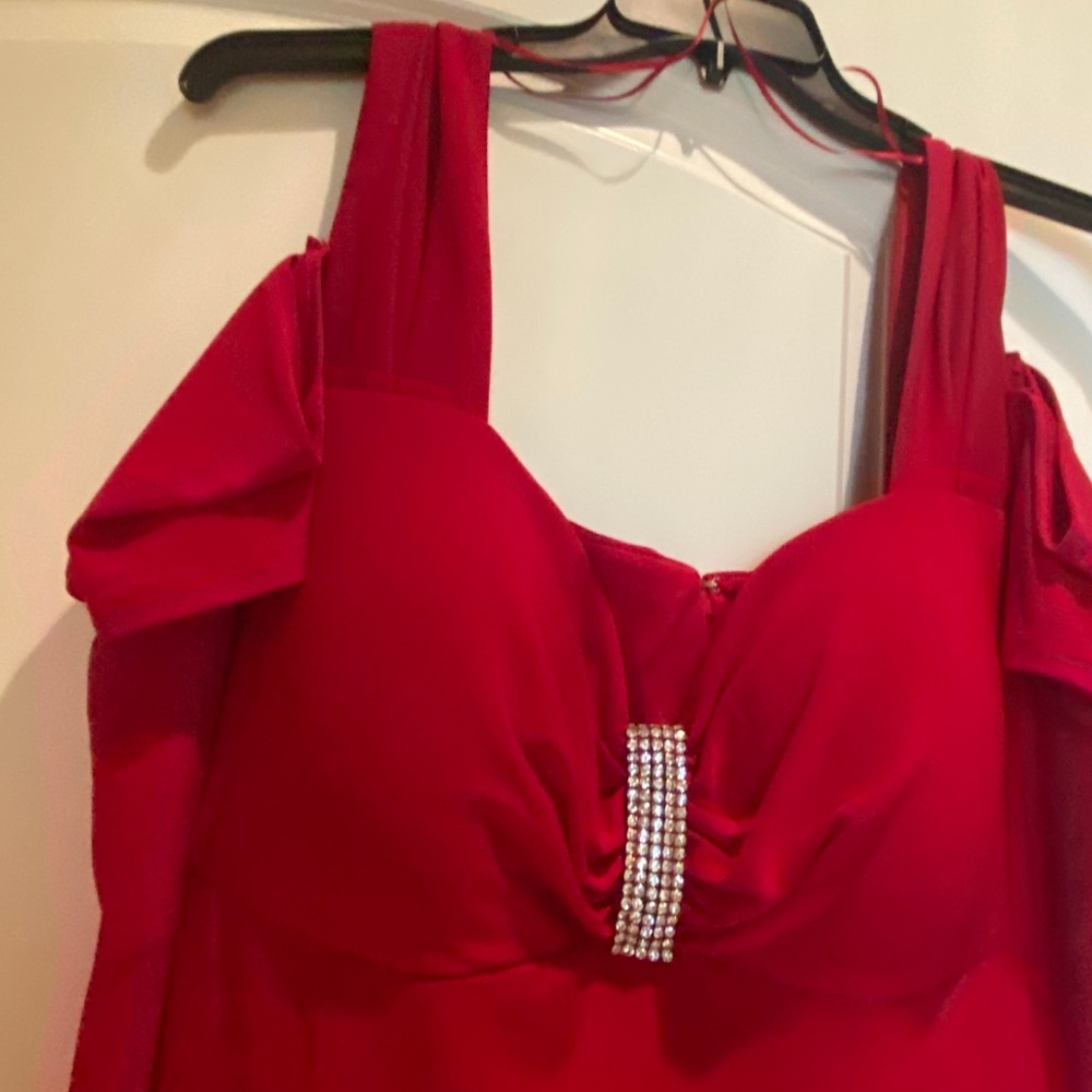 Plus Evening/PromGown - Picture 2 of 3